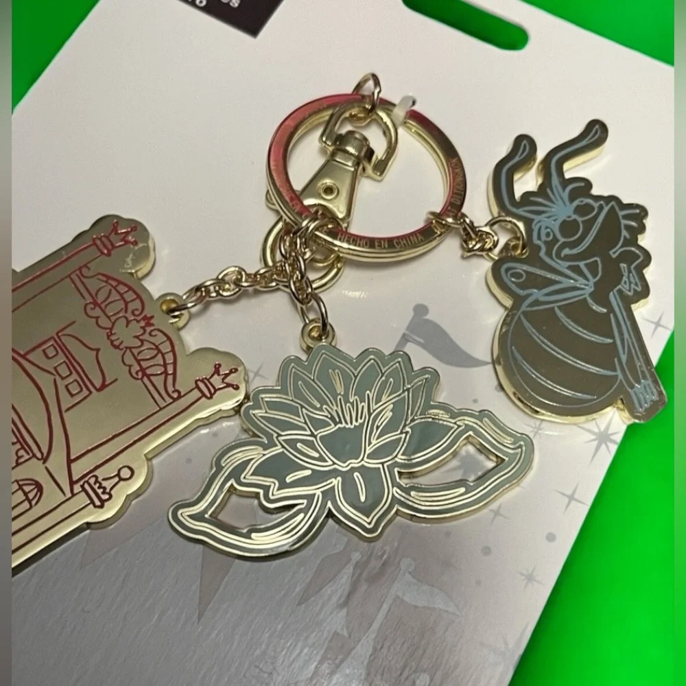 Disney Parks The Princess and the Frog Ray Firefly Metal Keychain NEW